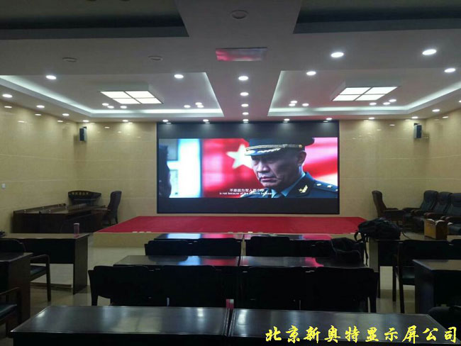 С�g��LED�@ʾ��P1.25