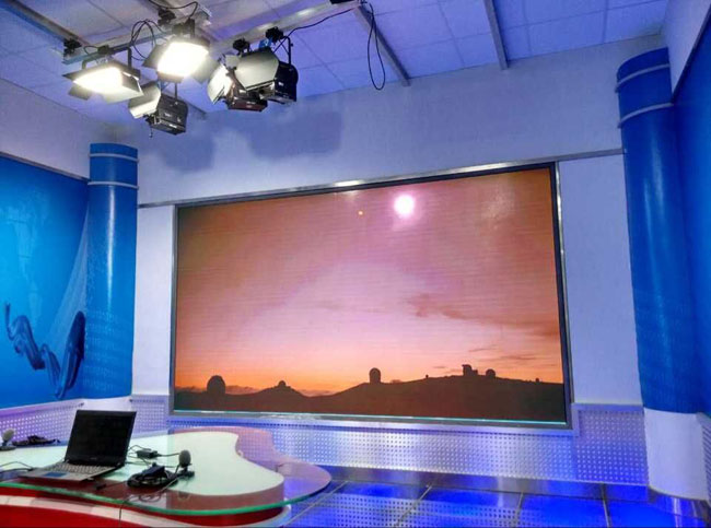 С�g��LED�@ʾ��P1.98